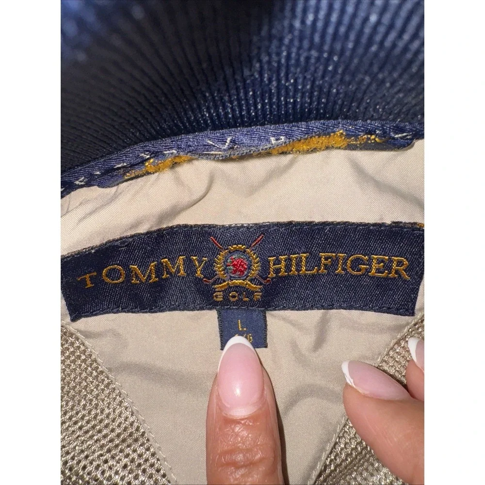Vintage/ Preppy/classic/Tommy Hilfiger windbreaker/tan/size Large